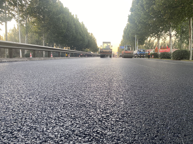 機械化施工公司全力以赴奮戰(zhàn)高淄路