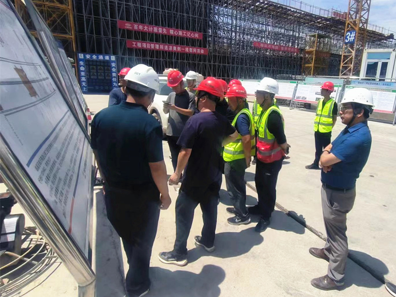 公司總部領(lǐng)導(dǎo)調(diào)研臨臨高速施工一線并召開工作座談會
