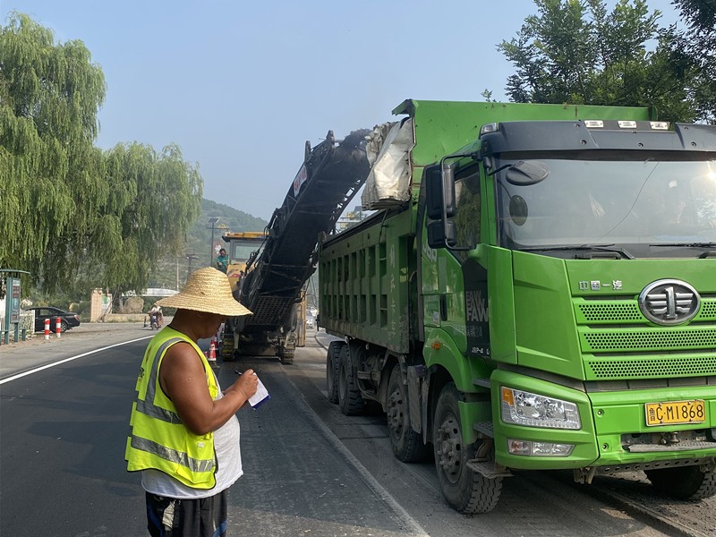 用奮斗為國慶獻(xiàn)禮——機(jī)械化施工公司大干快上迎國慶