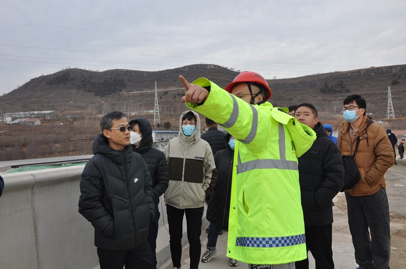 公司組織總部部室人員赴臨臨項目學(xué)習(xí)觀摩