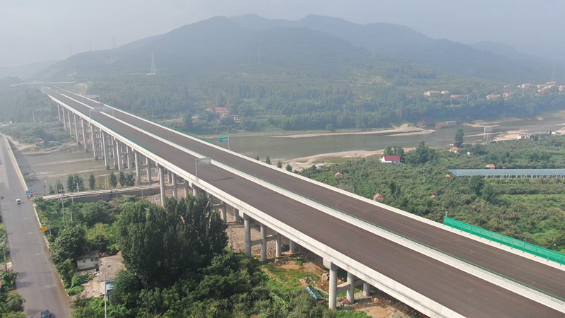 臨臨高速項(xiàng)目在建工程圖展