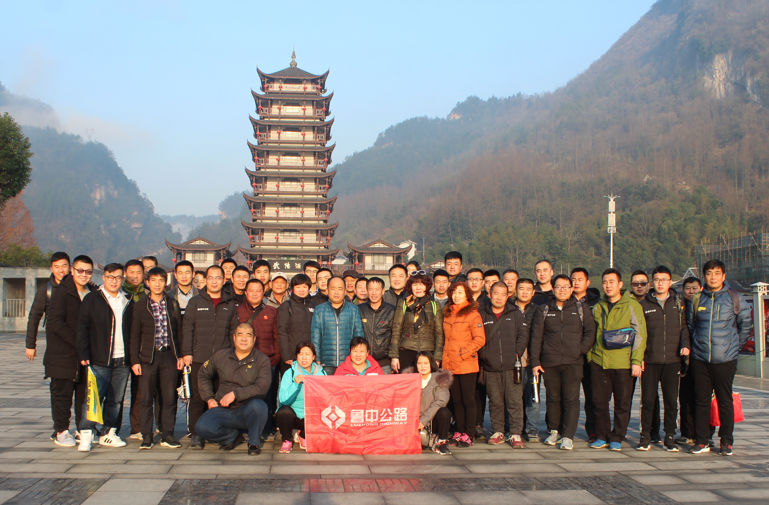 走進(jìn)韶山，感受紅色教育