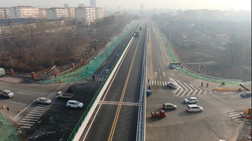 沂源縣第一座立交橋正式通車(chē)