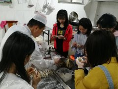 新寧項目組織“包餃子，迎五四”活動