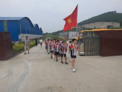 寧陽縣第二小學走進魯中公路新寧高速項目部尋訪“最美建設(shè)者”