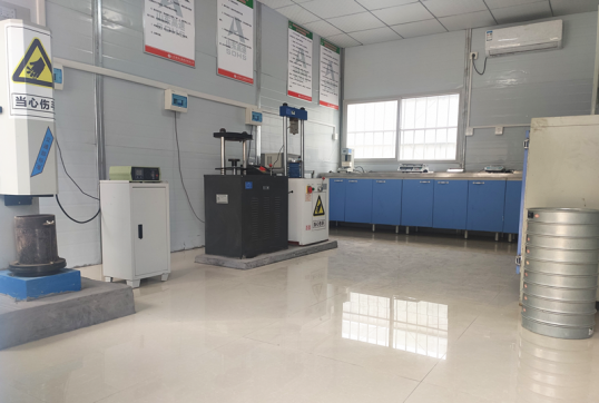 【抓作風 創(chuàng)效益】臨臨高速六標工地試驗室建設及儀器標定完成