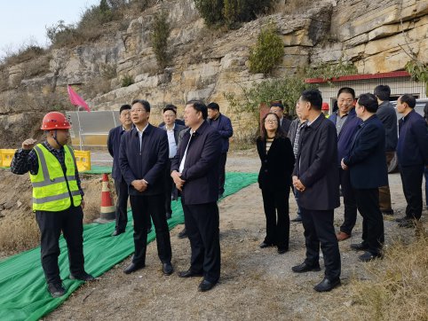 臨臨高速公路沂源段協(xié)調(diào)會議在第六標段項目部召開